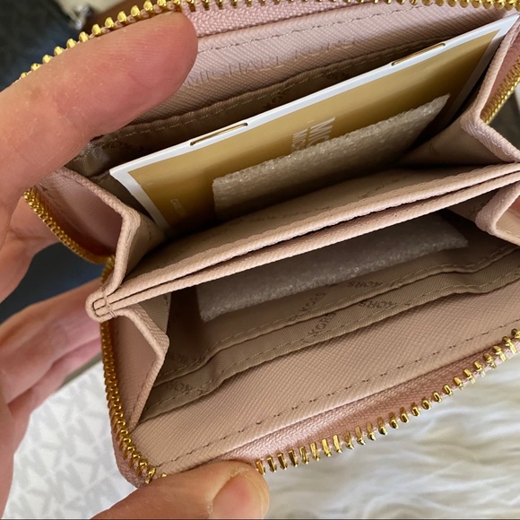 Firm✨Michael Kors medium card case wallet - Picture 10 of 14